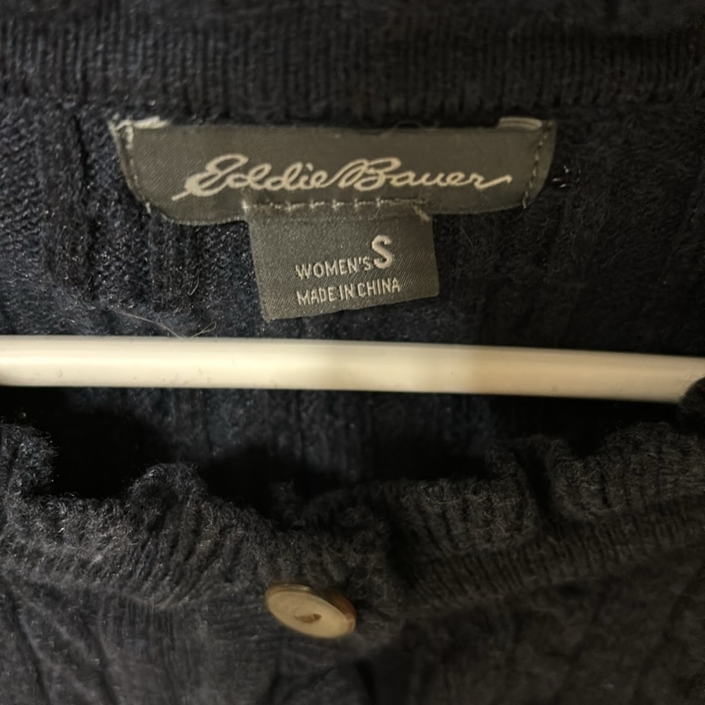 Women’s s eddie Bauer navy cardigan sweater - Picture 2 of 4
